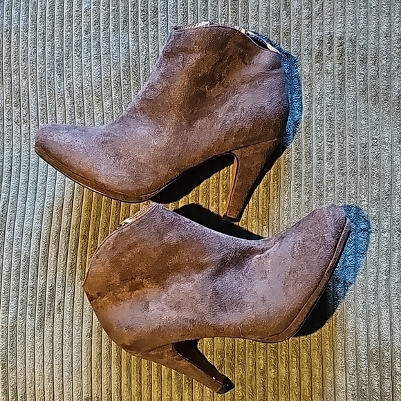 Brown suede Zip Booties hi heel. Size 41/10 - Picture 10 of 10